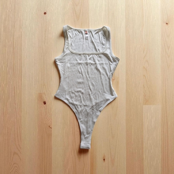 192.Nwt-Mono B Cream Sleeveless Bodysuit - Picture 1 of 2